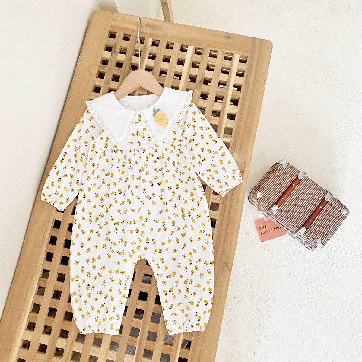 Baby Girl Ditsy Floral Print Carrot Embroidered Pattern Lapel Romper
