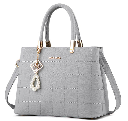European and American Simple Hair Ball Handbags